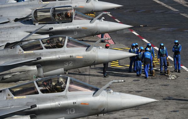 Gallic Might: Charles de Gaulle Aircraft Carrier Deployed Against ISIL - Sputnik International