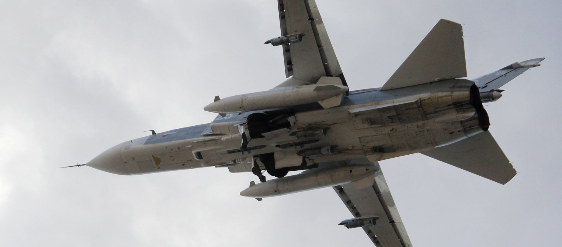 Russian aircraft at Latakia airport Russian aircraft at Latakia airport - Sputnik International, 1920, 23.06.2021