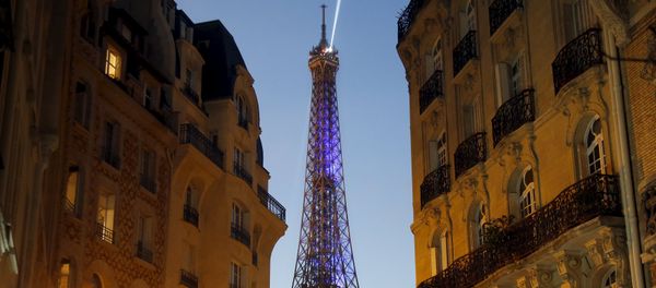 The Eiffel Tower is seen at night in Paris, France, November 23, 2015. - Sputnik International