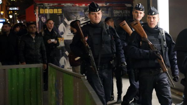 French police patrol at the place de la Republique in Paris, France, Sunday Nov. 15, 2015, two days after over 120 people were killed in a series of shooting and explosions French police patrol at the place de la Republique in Paris, France, Sunday Nov. 15, 2015, two days after over 120 people were killed in a series of shooting and explosions - Sputnik International