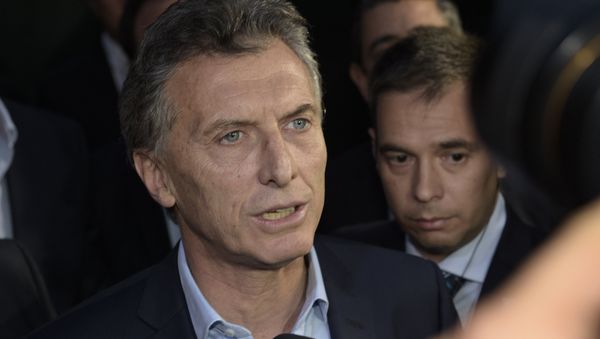 Argentine President-elect Mauricio Macri speaks to the press at the Olivos presidential residence in Buenos Aires, where he arrived to meet outgoing president Cristina Fernandez de Kirchner to define the transition, on November 24, 2015 - Sputnik International