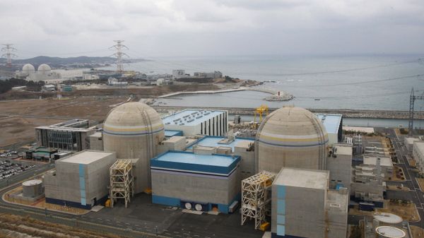 In this Feb. 5, 2013 photo, Shin-Kori No. 2 nuclear power plant, left in foreground, stands next to Shin-Kori No. 1 plant, right foreground, in Ulsan, South Korea In this Feb. 5, 2013 photo, Shin-Kori No. 2 nuclear power plant, left in foreground, stands next to Shin-Kori No. 1 plant, right foreground, in Ulsan, South Korea - Sputnik International