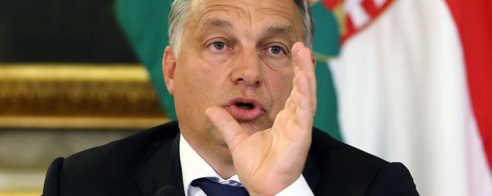 Hungarian Prime Minister Viktor Orban addresses the media on the occasion of a meeting with Austrian Chancellor Werner Faymann and Vice Chancellor Reinhold Mitterlehner at the Hungarian Embassy in Vienna, Austria, Friday, Sept. 25, 2015. - Sputnik International, 1920, 10.12.2022