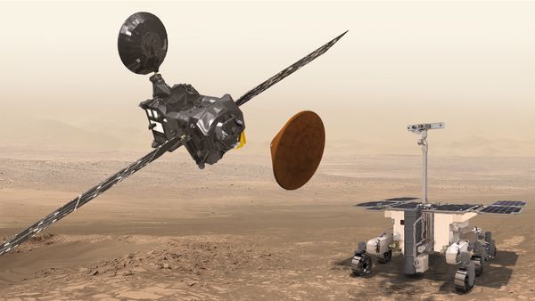 Artist’s impression of the Trace Gas Orbiter (TGO, top left) and the entry, descent and landing demonstrator module, Schiaparelli (middle), and the ExoMars rover (bottom right) - Sputnik International