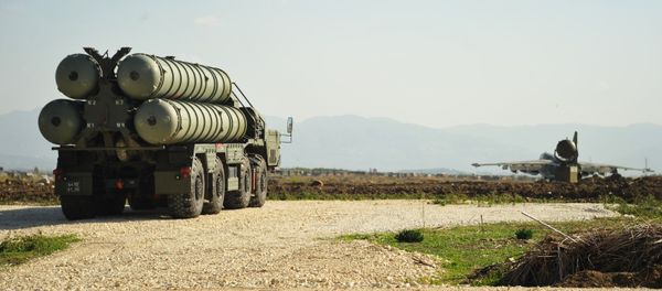 Anti-aircraft missile system S-400 during combat duty to ensure the safety of the Russian air group in Syria Anti-aircraft missile system S-400 during combat duty to ensure the safety of the Russian air group in Syria - Sputnik International