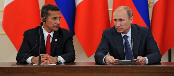 Russian President Vladimir Putin, right, and President of Peru Ollanta Humala Russian President Vladimir Putin, right, and President of Peru Ollanta Humala - Sputnik International