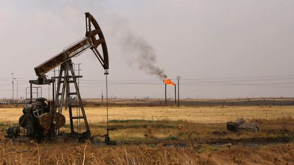 Oil well pumps are seen in the Rmeilane oil field in Syria's northerneastern Hasakeh province - Sputnik International