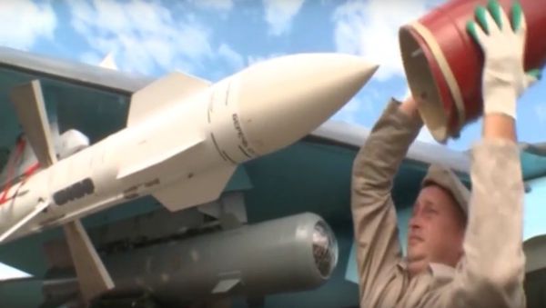 Su-34 Flies Training and Combat Missions Armed With Air-to-Air Missiles - Sputnik International