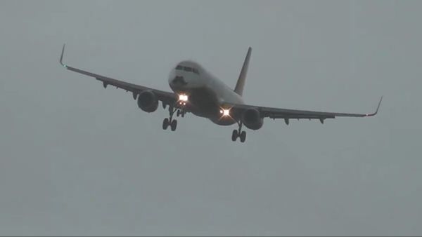 High Winds Make Flying Dangerous in the UK - Sputnik International