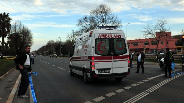 An ambulance drives to Istanbul Police department headquarters , on April 1, 2015 in Istanbul - Sputnik International