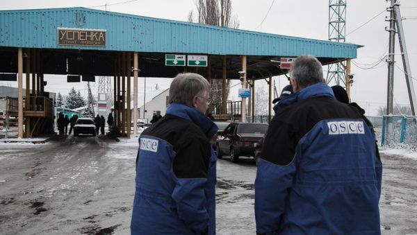 OSCE observers at the Uspenka checkpoint in the Donetsk Region on the border between Ukraine and Russia OSCE observers at the Uspenka checkpoint in the Donetsk Region on the border between Ukraine and Russia - Sputnik International