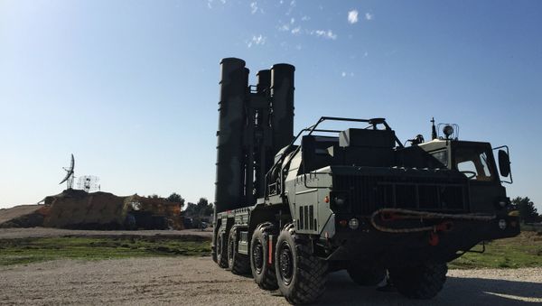 Russia deploys S-400 air defence missile system - Sputnik International