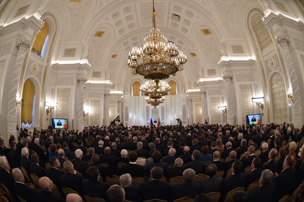 Russian President Vladimir Putin (C back) delivers his annual state of the nation address at the Kremlin in Moscow on December 3, 2015 - Sputnik International