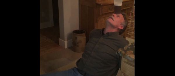 Beer Yoga with Granddude - Thanksgiving went viral! Beer Yoga with Granddude - Thanksgiving went viral! - Sputnik International