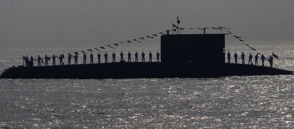 Indian Navy personnel stand on a submarine during the Presidents Fleet Review (PFR) in the Arabian Sea off the coast of Mumbai, India. (File) - Sputnik International
