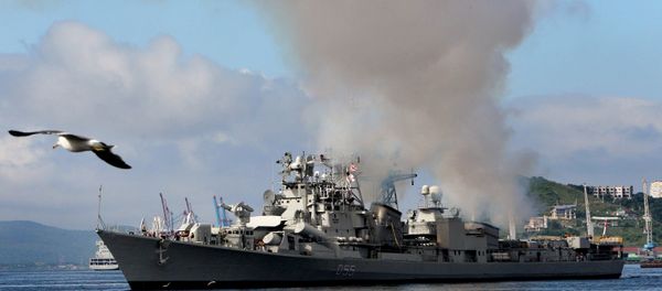Warships of Indian Navy welcomed in Vladivostok - Sputnik International