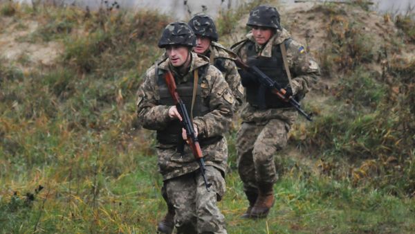 Ukrainian military personnel - Sputnik International