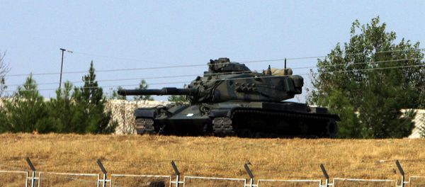 Turkish army tank is seen stationed near Cizre, some 35 kilometers from Turkish-Iraq border (File) - Sputnik International