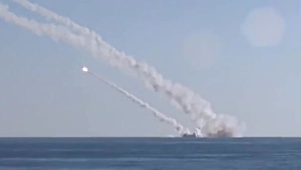Rostov-on-Don submarine launches 3M-54 Kalibr (Klub) anti-ship missiles - Sputnik International