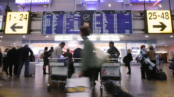Passengers wait for their flights - Sputnik International