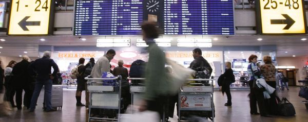 Passengers wait for their flights at Sheremeyevo International Airport, Moscow - Sputnik International