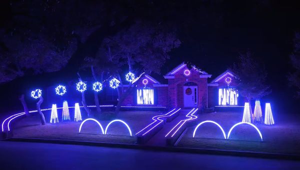 2015 Johnson Family Dubstep Christmas Light Show - Featured on ABC's The Great Christmas Light Fight - Sputnik International