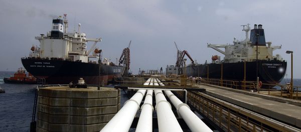 Two oil tankers, the Turkish Ottoman Dignity, right, and the Spanish Sandra Tapias, sit at Ceyhan oil terminal in this June 22, 2003 photo - Sputnik International