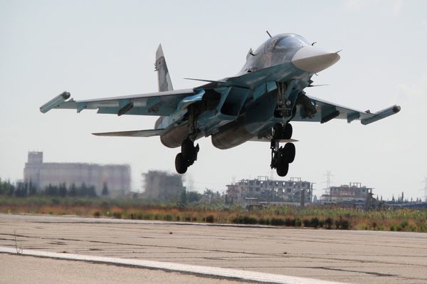 Russian aircraft at Latakia airport - Sputnik International