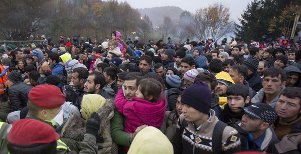 Migrants cue to enter Austria in Sentilj, Slovenia, Thursday, Oct. 29, 2015. - Sputnik International