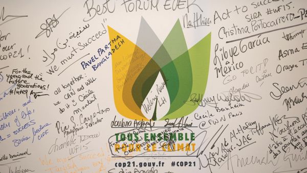 Messages are written on a wall during the World Climate Change Conference 2015 (COP21) at Le Bourget, near Paris, France, December 9, 2015 - Sputnik International