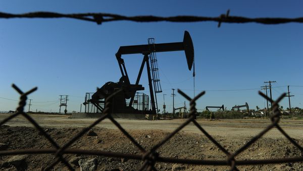 Oil pumps in operation at an oilfield near central Los Angeles Oil pumps in operation at an oilfield near central Los Angeles - Sputnik International