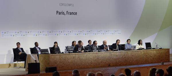 French President Francois Hollande (2ndL), French Foreign Minister Laurent Fabius (C), United Nations Secretary General Ban Ki-moon (3rddR) and UN climate chief Christiana Figueres (2ndR) make a statement at the COP21 Climate Conference in Le Bourget, north of Paris - Sputnik International