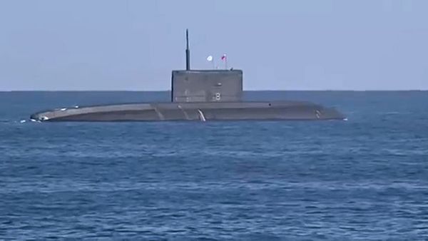 Rostov-on-Don submarine launches several 3M-54 Kalibr (Klub) anti-ship missiles, for the first time from under water - Sputnik International
