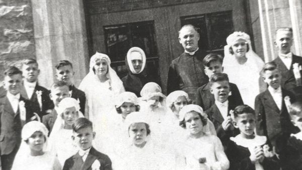 Between the 1940s and 1960s, when the Roman Catholic Church dominated life in Canada’s Quebec, the provincial government committed horrible crimes against orphaned children. Sputnik spoke with people closely familiar with the subject, including a former orphan who was confined to a psychiatric institution during his childhood. Between the 1940s and 1960s, when the Roman Catholic Church dominated life in Canada’s Quebec, the provincial government committed horrible crimes against orphaned children. Sputnik spoke with people closely familiar with the subject, including a former orphan who was confined to a psychiatric institution during his childhood. - Sputnik International