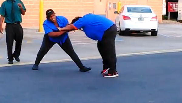Fries with That ? McDonalds Workers Street Fight - Sputnik International