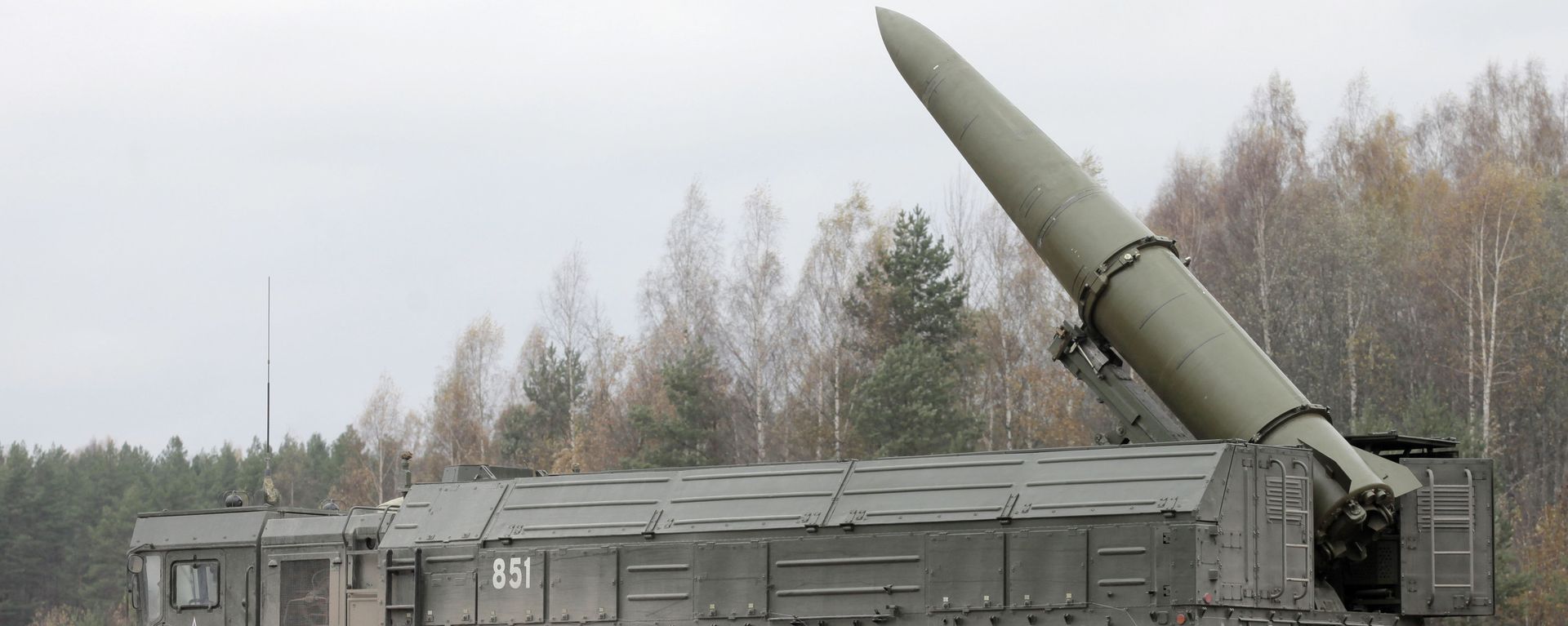 The Russian Iskander SRBM system being prepped for launch during military exercises. File photo. - Sputnik International, 1920, 20.07.2023
