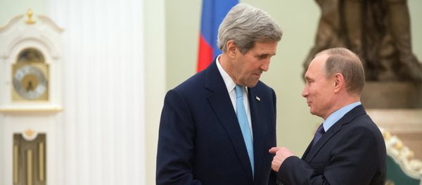 President Vladimir Putin meets with US Secretary of State John Kerry - Sputnik International