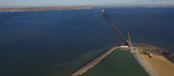 Bulding a bridge across the Kerch Strait Bulding a bridge across the Kerch Strait - Sputnik International