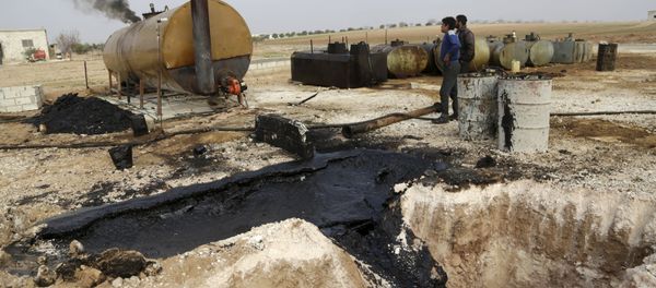 A report compiled by an independent Norwegian oil and gas consulting firm verified earlier claims that Daesh, also known as ISIL/ISIS, smuggles most of its oil to Turkey, where it is then sold on the black market at reduced prices. - Sputnik International