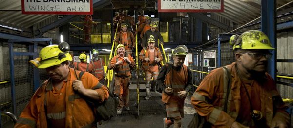Miners leave after working the final shift at Kellingley Colliery on its last day of operation in north Yorkshire, England, December 18, 2015 - Sputnik International