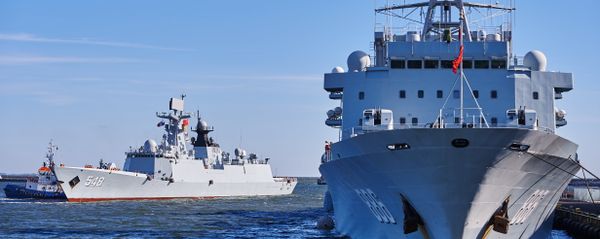 Chinese Navy replenishment ship 'Qiandaohu' (R) and multi-role frigate 'Yiyang' (L) enter the port of Gdynia in Gdynia, Poland, on October 7, 2015, marking the first-ever such visit in the NATO and EU member Chinese Navy replenishment ship 'Qiandaohu' (R) and multi-role frigate 'Yiyang' (L) enter the port of Gdynia in Gdynia, Poland, on October 7, 2015, marking the first-ever such visit in the NATO and EU member - Sputnik International