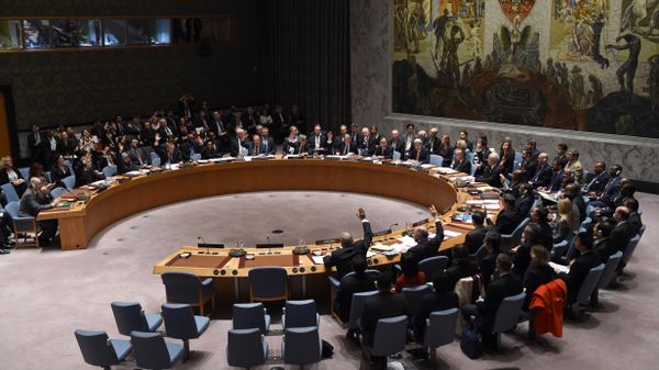 Foreign Ministers vote during a UN Security Council meeting on Syria at the United Nations in New York on December 18, 2015 - Sputnik International