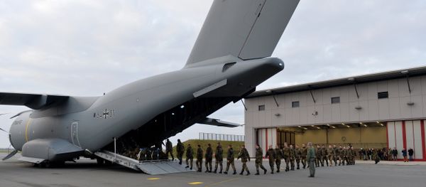 Personnel of the 51st squadron Immelmann enter an Airbus A400M military aircraft before taking off from the German army Bundeswehr airbase in Jagel, northern Germany, December 10, 2015. Germany deploys two Tornado reconnaissance jets and 40 troops to Turkey to back the fight against the Islamic State group in Syria Personnel of the 51st squadron Immelmann enter an Airbus A400M military aircraft before taking off from the German army Bundeswehr airbase in Jagel, northern Germany, December 10, 2015. Germany deploys two Tornado reconnaissance jets and 40 troops to Turkey to back the fight against the Islamic State group in Syria - Sputnik International