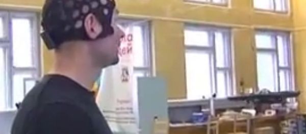 Russian scientists have developed a quadcopter that can be controlled by the power of the mind using brain impulses - Sputnik International