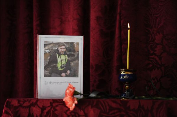 Stenin's Mother: 'When Andrei Left for Ukraine, I Had the Thought That I Could Lose My Child' - Sputnik International