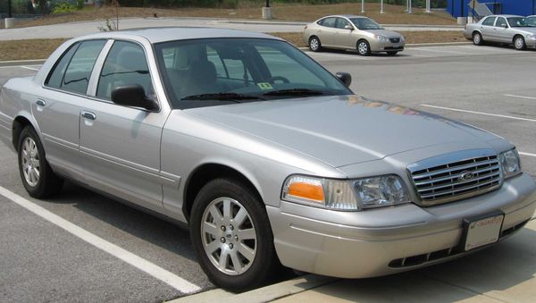 Ford Crown Victoria - Sputnik International