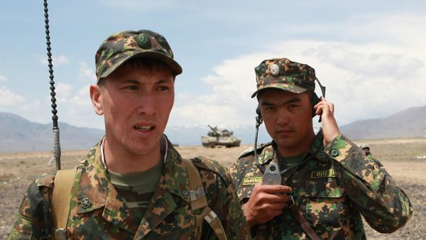 Drill of Kyrgyzstan's tank regiment - Sputnik International