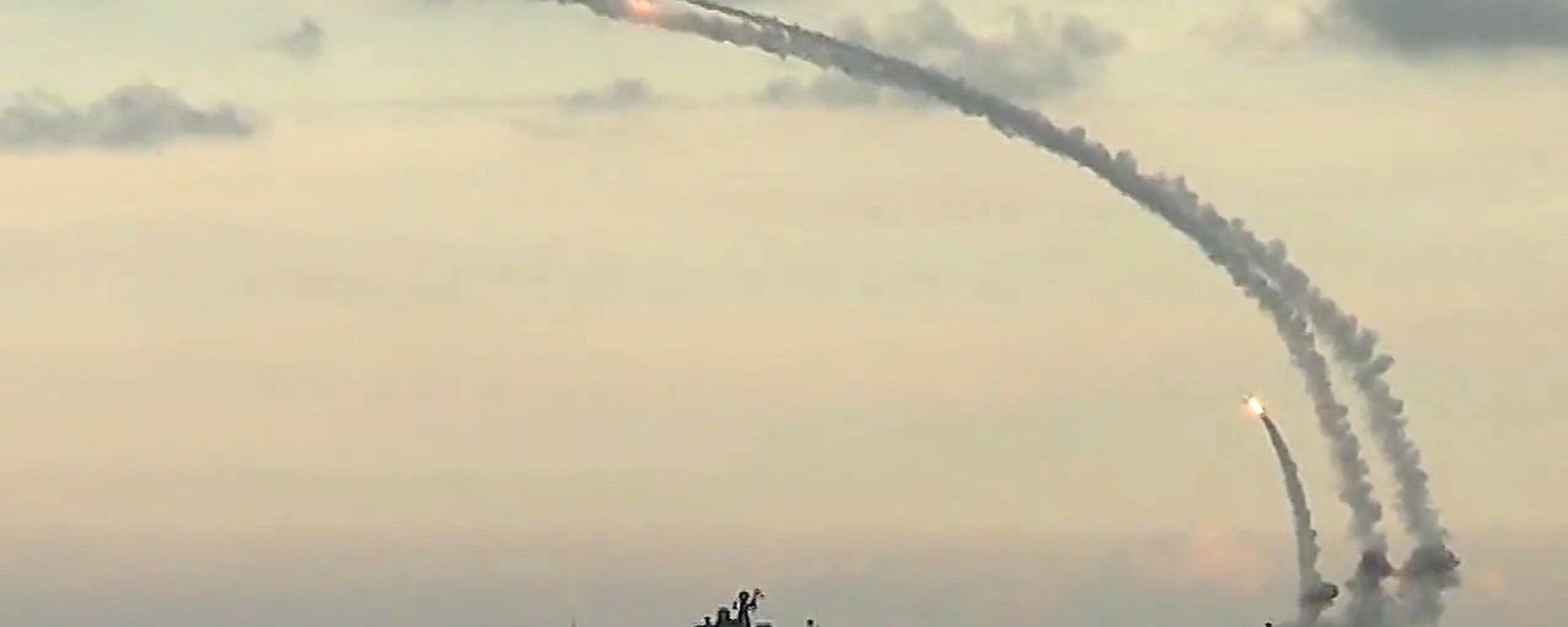 Ships from Russia's Caspian Flotilla launching Kalibr-NK cruise missiles against Daesh targets in Syria. File photo Ships from Russia's Caspian Flotilla launching Kalibr-NK cruise missiles against Daesh targets in Syria. File photo - Sputnik International, 1920, 23.11.2024