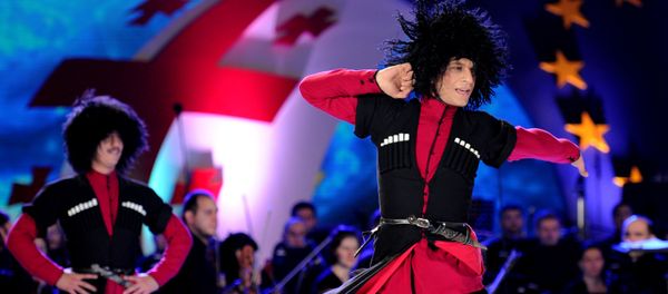 Georgia's dancers perform during celebrations for the signing of an association agreement with the EU in Tbilisi on June 27, 2014 - Sputnik International