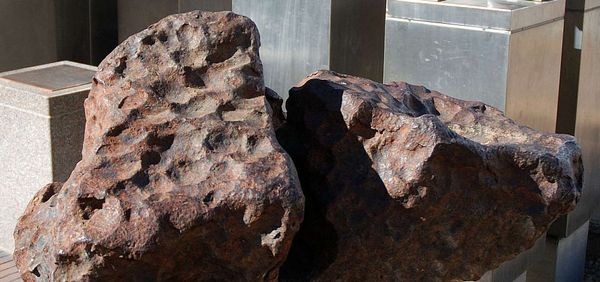 One of the Gibeon meteorites on permanent display in Post Street Mall, Windhoek. One of the Gibeon meteorites on permanent display in Post Street Mall, Windhoek. - Sputnik International